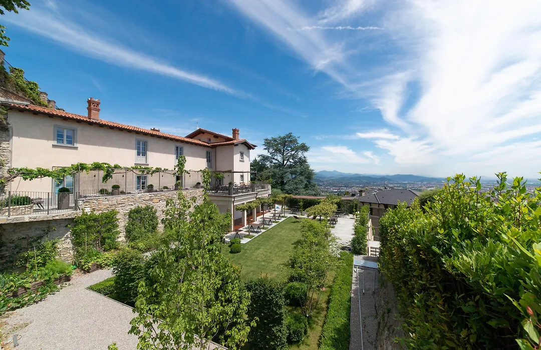 Relais San Vigilio al Castello-1